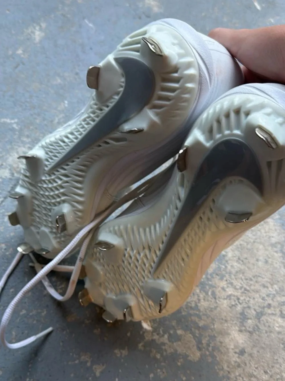 Nike women’s softball cleats